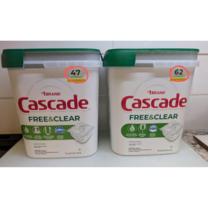 Capsules lave-vaisselle Cascade Platinum Plus, savon détergent pour la vaisselle, parfum propre, 62 unités - Product Image 1