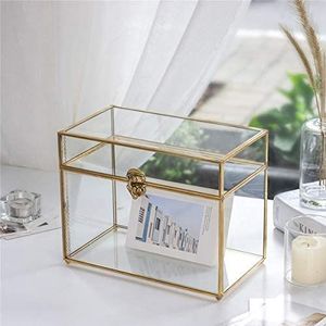 Boîte à bijoux moderne en métal et verre géométrique avec finition dorée pour accessoires cosmétiques et rangement de bijoux précieux - Product Image 3