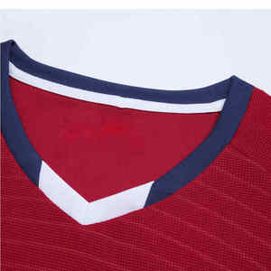 Service OEM, uniformes de football de qualité supérieure, style haut de gamme avec impression de logo personnalisé, fabriqués directement en polyester, pour adultes, toutes saisons - Product Image 3