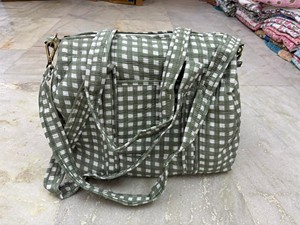 Sac de voyage personnalisable en coton biologique grande capacité, élégant, écologique et durable, imprimé à la main, idéal pour les week-ends et la portabilité - Product Image 3