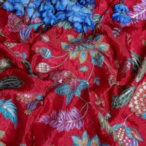Tissu en organza naturel de poids moyen, brodé de sequins et de motifs floraux rouge cramoisi, pour robes de mariée/de cérémonie de luxe - Product Image 5