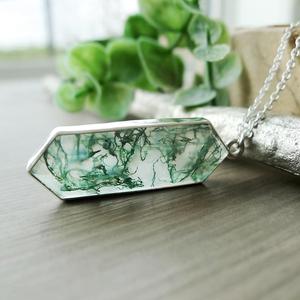 จี้หินมอสอาเกตขัดเงา สร้อยคอแพลตตินั่ม พลอยสีเขียวธรรมชาติจากน้ำจืด เครื่องประดับสไตล์มินิมอล โบโฮ ธรรมชาติ ทำด้วยมือ ของขวัญ - Product Image 2