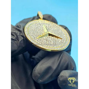 Pendentif de voiture tendance avec logo et diamant de laboratoire, finition or jaune, design de collier de bijouterie - Product Image 4