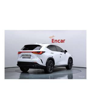 Lexus NX Premium 2024 con Cámara Trasera, Asientos de Cuero, Volante a la Izquierda - 25,353 km, Modelo 2024/11 - Product Image 2