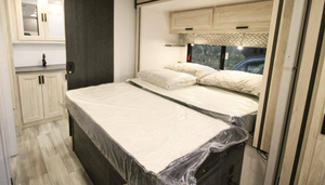 ขายรถบ้านพรีเมียมรุ่น 2441DS ยูโร 5 สีขาว - Product Image 2