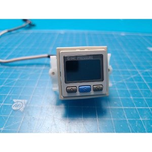 แผ่นสุญญากาศ3M87-063075-11 SMC ใช้เป็นชิ้นส่วนอุปกรณ์เซมิคอนดักเตอร์รุ่นเก่า - Product Image 1