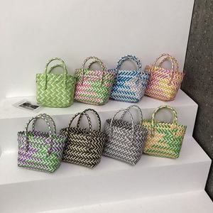 Nuevo Bolso de Mujer Moderno y Retro con Estampado Animal Tejido a Crochet, Bolso de Mano de Gran Capacidad con Bloques de Color - Product Image 1