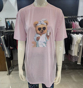 T-shirt décontracté pour femme en coton 100% respirant, coupe ample, col rond, épaules tombantes, couleur unie, longueur standard, anti-boulochage, avec logo - Product Image 5