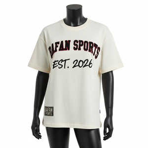 T-shirt ample pour femme en jersey de coton épais GSM, couleur crème, coupe oversize style streetwear, avec impression sérigraphiée et patch tissé - Product Image 6