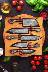 THEWIZ CRAFTS Ensemble de couteaux de chef en acier Damas faits à la main de haute qualité, personnalisables, 5 pièces, style japonais, manche en bois, couteaux de cuisine - Product Image 6