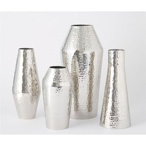 Vases en métal de luxe en gros - Vases coniques texturés argentés pour hall d'hôtel et décoration d'événements - Pot de fleurs durable - Product Image 3