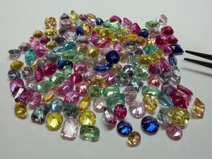 Paquete de gemas mixtas cultivadas en laboratorio, 370 quilates, 133 piezas RESERVADAS y 5 piezas en forma de trillón - Product Image 3