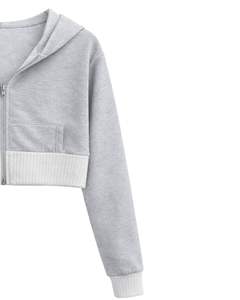 Sudadera con capucha corta personalizada para mujer, color gris claro y forro polar de algodón, sudadera con capucha de colores contrastantes, chaqueta informal estilo streetwear. - Product Image 3