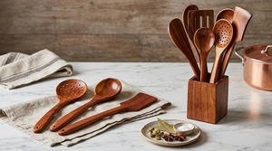 Ensemble de cuillères de cuisine en bois naturel, non toxique, sans danger pour les aliments et finition lisse, idéal pour la maison, la cuisine, les restaurants et les hôtels - Product Image 1