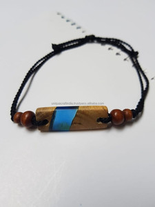 Pulseras de joyería vintage 2024, pulsera de madera y resina con dijes para unisex, cuentas negras transparentes UCI, brazaletes navideños, bonitos y económicos - Product Image 1