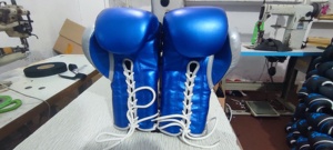 Gants de boxe professionnels en cuir blanc et noir, à lacets, avec sangle de poignet réglable pour adultes, gants à lacets pour boxeurs - Product Image 3