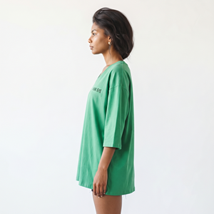T-shirt ample en coton respirant pour femme, col en V, manches trois quarts, coupe décontractée, personnalisable avec broderie ou impression - Product Image 4