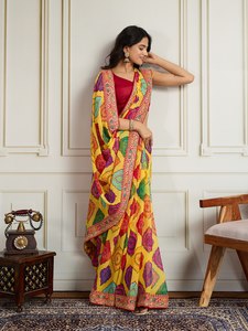 Sari Tradicional Indio de Georgette de NiMa Creations, Estampado Digital con Diseño Floral Colorido, Largo hasta el Suelo, Corte Regular, Secado Rápido, para Mujer - Product Image 3