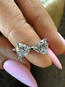Anillo de Moissanita de 1 Quilate con Corte Trillón, Dos Piedras en Forma de Lazo, Chapado en Rodio, Plata 925 Original, Regalo de Cumpleaños para Amiga - Product Image 4