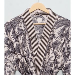 Kimono Kantha en Coton Fait Main de Créateur – Tendance Printemps-Été, Élégant, Long, Taille Naturelle, Respirant, Séchage Rapide, Col en V - Product Image 4