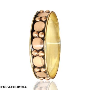 Brazalete de Metal Mixto Hecho a Mano, Brazalete Geométrico de Dos Tonos en Latón y Cobre con Diseño de Puntos para Mujer - Product Image 5