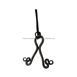 Collier pendentif en métal en fer Artisanat supérieur Styles et finitions uniques Cadeau parfait pour elle et lui aux taux du marché - Product Image 2