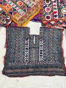 Lote de 50 Piezas de Apliques Bordados Tradicionales Banjara para Cuello de Camisa, Parches para Coser - Product Image 5