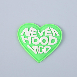 Patch personnalisé avec logo en relief |   Étiquette de marque en relief 3D avec bordure surpiquée |   Approvisionnement direct d'usine en gros - Product Image 5