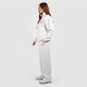 Ensemble sweat à capuche gris à quart de zip et pantalon large pour femme, 100 % coton respirant, coupe décontractée ample avec logo rose imprimé, idéal pour l'automne - Product Image 2