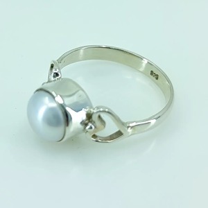 แหวนมุกน้ำจืด เงินแท้ 925 ของขวัญสำหรับเธอ แหวนแบบฝังมุก งานแฮนด์เมด - Product Image 2