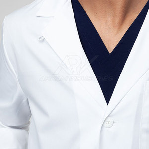 Bata de laboratorio profesional con tela cómoda y diseño limpio para la práctica médica diaria. - Product Image 4