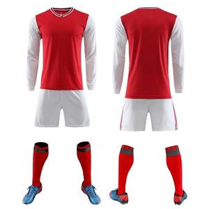 Uniforme de Fútbol Personalizado OEM, Conjunto Completo Transpirable que Incluye Camiseta con Número Personalizado para Futbolistas - Product Image 3