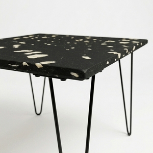Table basse de salle à manger en plastique recyclé 4GoodThings, style moderne minimaliste, imperméable, durable, empilable, écologique, meubles pour la maison - Product Image 3