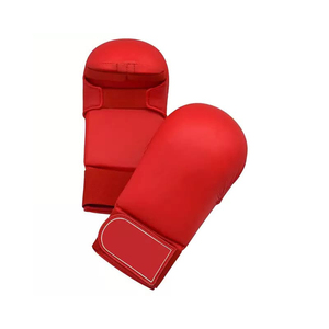 Gants de karaté en cuir avec logo personnalisé - Légers, surface haute qualité, design flexible, ajustables, unisexes, pour l'entraînement aux arts martiaux - Product Image 1