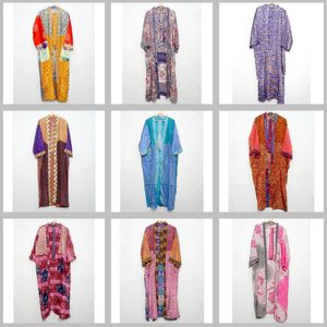 Sari Kimono de Seda Suave Vintage Indio Surtido para Mujer, Hecho a Mano con Estampado Floral, Cuello en V, Cintura Elástica, Tres Cuartos, Otoño, Suave - Product Image 1