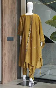 Ensemble Anarkali en coton moutarde pour femme avec dupatta brodé, style pakistanais, coupe ample, longueur ras du sol, tenue décontractée traditionnelle - Product Image 3