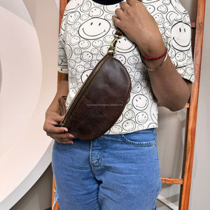 Sac banane en cuir personnalisé polyvalent sac à bandoulière confortable pour tous les jours sac à bandoulière en cuir de vache véritable pour unisexe - Product Image 2