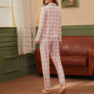 Ensemble de pyjama en satin rayé rose frais pour femme, style tendance, manches longues, motif losanges, ample et confortable pour l'automne et le printemps - Product Image 3