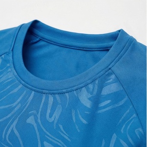 T-shirts pour femmes en direct de l'usine – Qualité supérieure, confortables, tendance, vêtements décontractés d'été, tissu respirant et doux, design actuel - Product Image 4