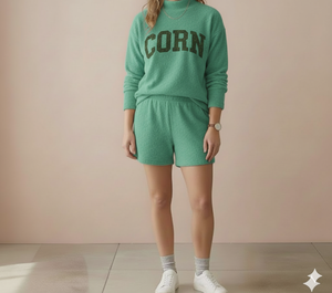 Conjunto de Top y Shorts para Mujer, Cuello Alto, Tela de Forro Polar, Diseño Minimalista de Dos Piezas para Invierno - Product Image 1