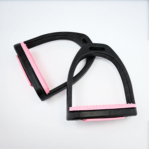 Venta al por mayor antideslizante negro carreras seguridad caballo estribos equipo logotipo personalizado jaula estribos para montar principiantes seguridad primero - Product Image 4