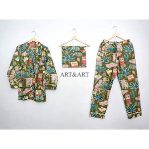 ชุดนอนผ้าฝ้ายหรูหรา พิมพ์ลายสวยงาม นุ่มสบาย เหมาะสำหรับฤดูร้อน ฤดูใบไม้ร่วง ฤดูใบไม้ผลิ ใช้เป็นชุดนอนหรือชุดลำลองได้ - Product Image 1