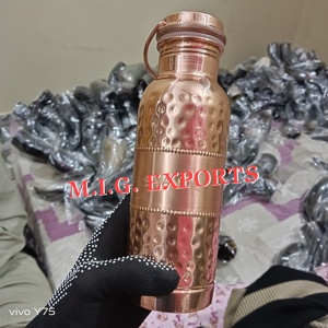 Compre una Botella de Cobre de Primera Calidad con Tapa Hermética, Beneficios Ayurvédicos, Usos para Almacenamiento de Agua, Botella de Cobre - Product Image 5
