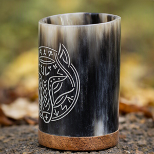 Verre à shot artisanal écologique en corne avec motif loup rustique, forme cylindrique, pour le camping et l'extérieur, de REHMAN CRAFT - Product Image 3