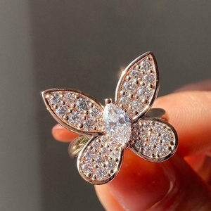 Bague Papillon en Or Massif 10K avec Moissanite VVS Taille Brillant, Centre Pavé, Plaqué Rhodium – Bague Tendance et Spectaculaire, Personnalisable, Vente en Gros, OEM - Product Image 1
