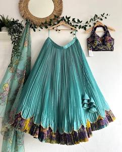 Salwar Kameez con Bordado y Estampado para Niñas de NiMa Creations, Traje Tradicional Indio para Bodas, Diwali y Fiestas, en Seda Chinon, Largo hasta la Rodilla, de Secado Rápido - Product Image 3