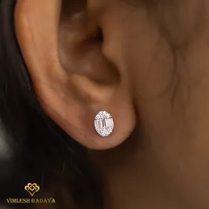 Pendientes de tuerca finos de oro macizo de 14K con diamantes cultivados en laboratorio, pendientes de tuerca con diamantes en racimo de corte baguette, joyería minimalista. - Product Image 6