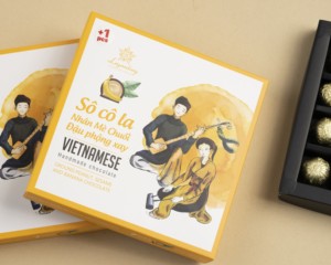 OEM ODM Full-Service <b>Chocolate</b> Box Filled With Dry Banana, Sesame And Peanut Butter For Bulk Items in Custom Packaging - Product Image 1