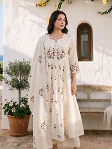 Costume Anarkali en coton brodé pour femmes, coupe ample, longueur au sol, style traditionnel décontracté, Inde, Pakistan, vêtements d'été - Product Image 1