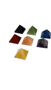 Ensemble de pyramides gravées avec symboles des 7 chakras AGATE, boîte en bois personnalisable, étanche, pierre naturelle, vente en gros, Amayra Crystals Exports - Product Image 2